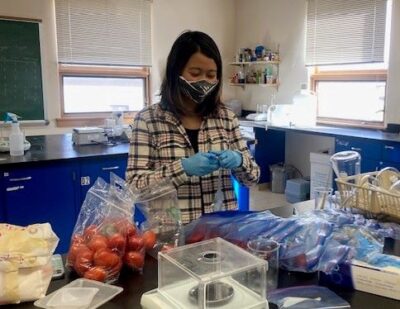 Student fighting food waste on campus