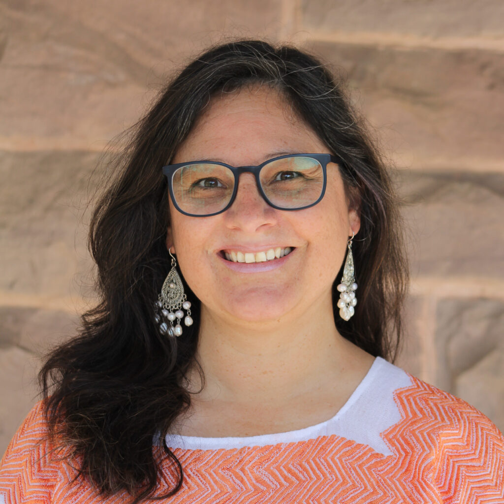 Headshot of Mónica Vallin